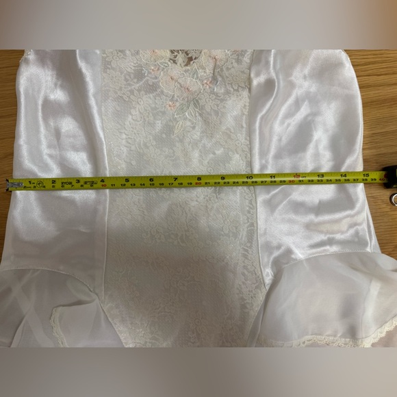 Vintage Nordstrom White Satin Lace Teddy Bodysuit Size 6/M – Made in Hong Kong - Picture 12 of 12